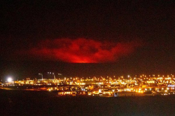 Islandia: un volcán entró en erupción volcánica cerca de la capital