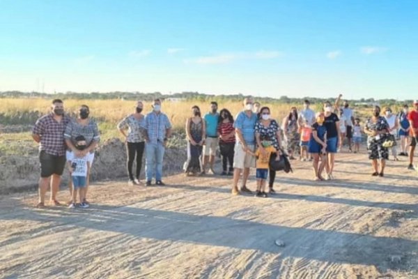 Lotes en el barrio Santa Catalina: Siguen demorando la entrega por falta de obras