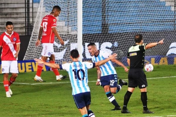 Racing acertó y logró una ajustada victoria frente a Argentinos Juniors