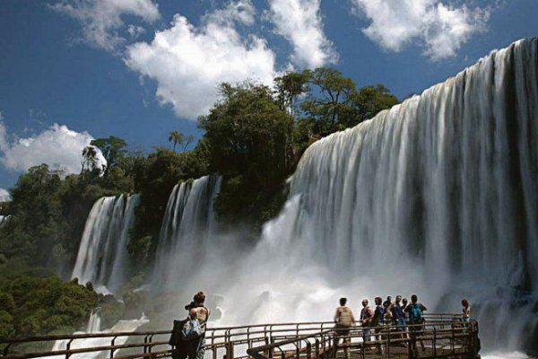 Pese al avance de la cepa brasileña, Iguazú es el destino más elegido para Semana Santa