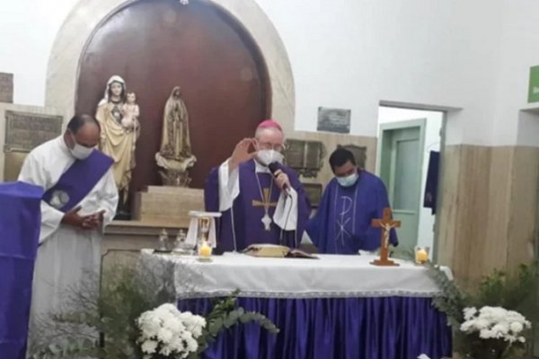 Monseñor Stanovnik ofició una misa en el Hospital de Campaña