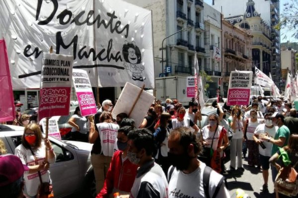 Falleció un docente por covid-19 y sus compañeros responsabilizan al Gobierno porteño