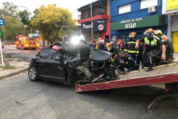 Dos jóvenes hermanas murieron tras chocar el auto en el que transitaban