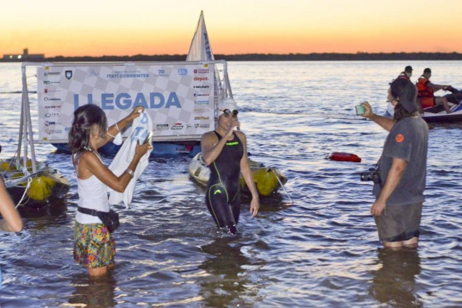 Daira Marín completó con éxito la maratón Itatí-Corrientes