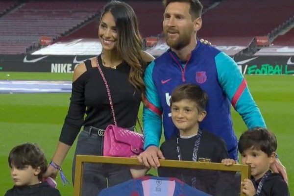 Messi, homenajeado en Barcelona por su récord de partidos