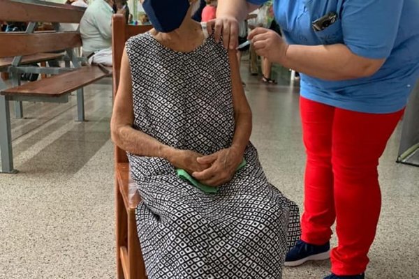 Más de 98 mil mayores de 65 años pidieron turno para vacunarse