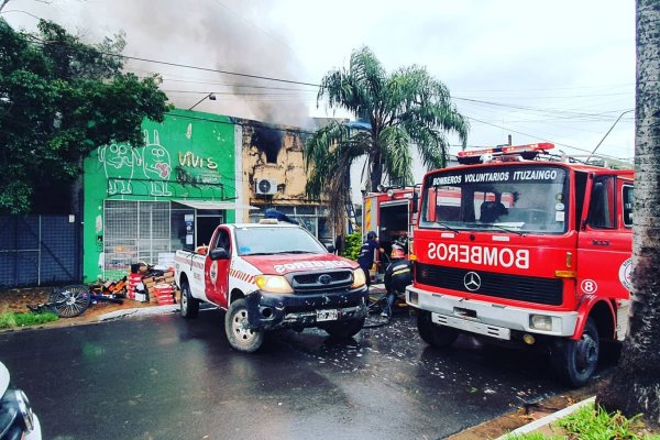 Voraz incendio consumió un local céntrico de Ituzaingó