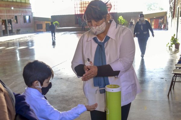 Trotta ratificó la continuidad de las clases presenciales: 