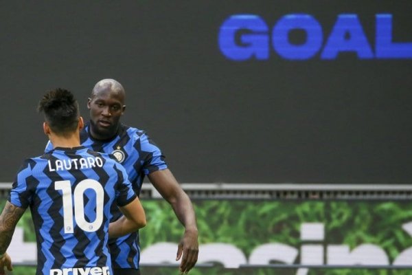 Con gol de Lautaro Martínez, Inter derrotó a Sassuolo y se aleja en la cima