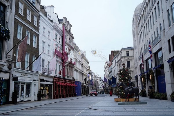 En Inglaterra cayeron 60% los contagios gracias al confinamiento y las vacunas