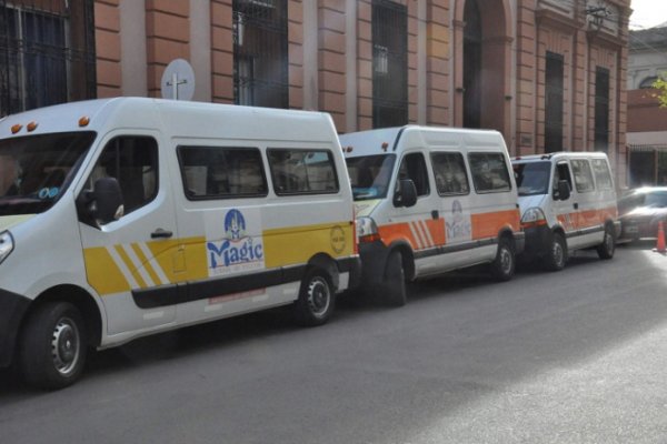 Transportistas escolares marchan por pedido de asistencia estatal