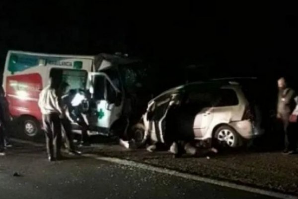 La Rioja: Nueve muertos por un choque frontal entre un auto y una ambulancia