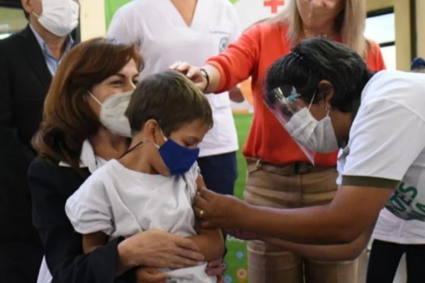 Comenzó la campaña de vacunación en escuelas de Corrientes