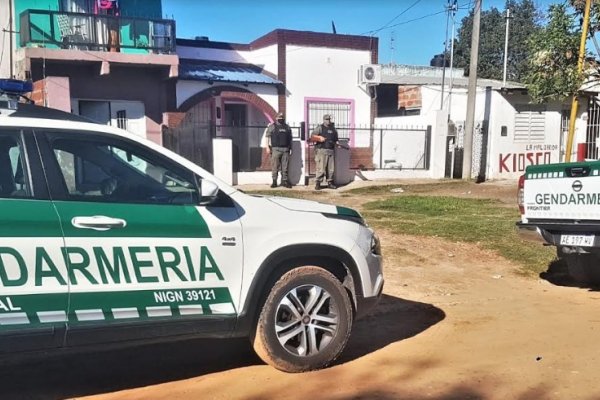 Detienen a dos personas como resultado de allanamientos por narcotráfico