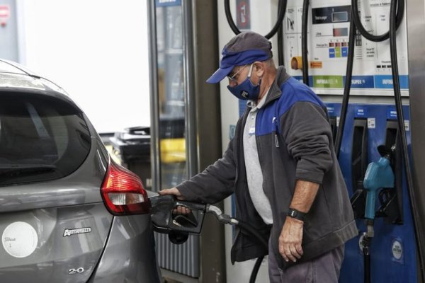 Este sábado aumentará 6% el precio de los combustibles