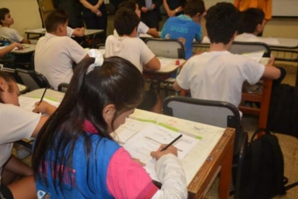 Insisten suspender clases presenciales: El Gobernador volvió a rechazarlo