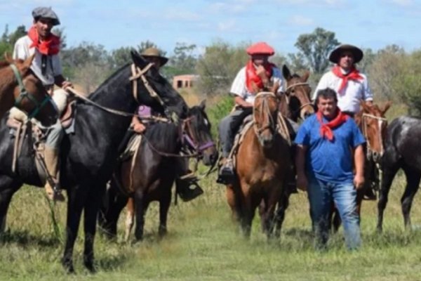 Llegaron a caballo desde Córdoba al santuario del Gaucho Gil
