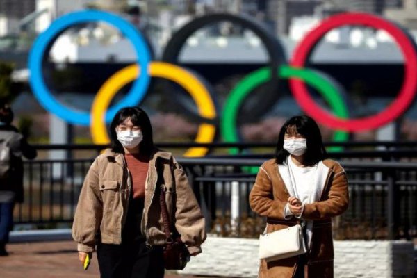 Japón evalúa confinar Tokio y Osaka por el estallido de casos de coronavirus