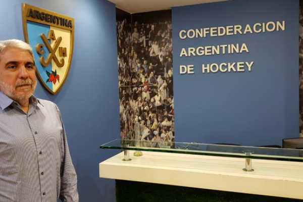 Aníbal Fernández fue electo presidente de la Confederación Argentina de Hockey