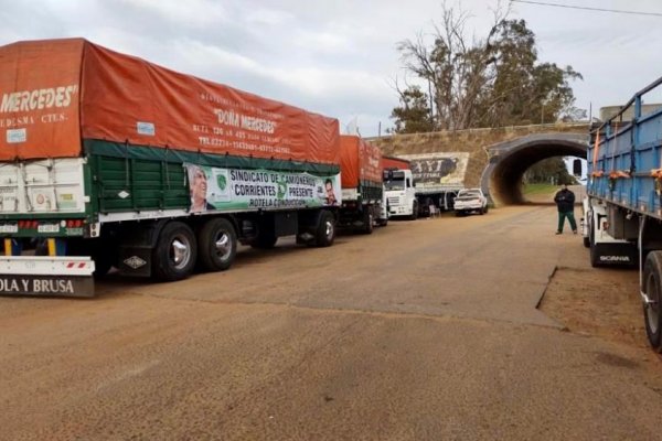 2.000 camiones siguen varados en la frontera Paso de Los Libres- Uruguayana
