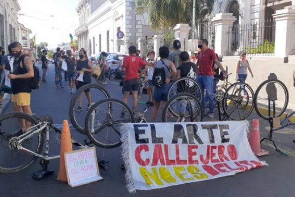 Sin shows en centros culturales: Crece la preocupación por la situación de los artistas