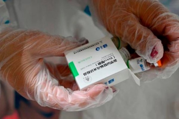 Llegan otras 800 mil dosis de vacunas Sinopharm desde China