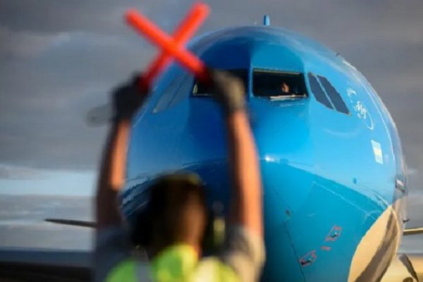 Un nuevo vuelo de Aerolíneas Argentinas parte este mediodía a China en busca de 1.000.000 de dosis de Sinopharm