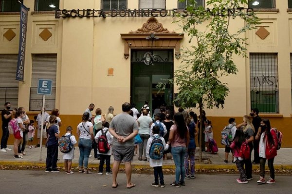 El Gobierno nacional presentó ante la Corte los argumentos que respaldan al DNU sobre las clases