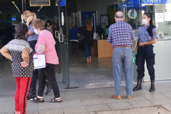 El Banco de Corrientes garantizó la atención a jubilados por ventanilla