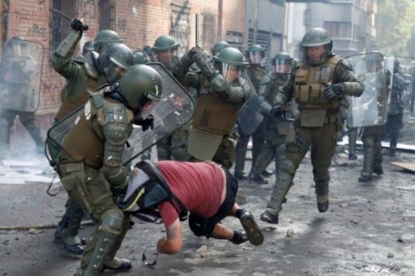 Acusan a Piñera por crímenes de lesa humanidad ante la Corte Penal Internacional