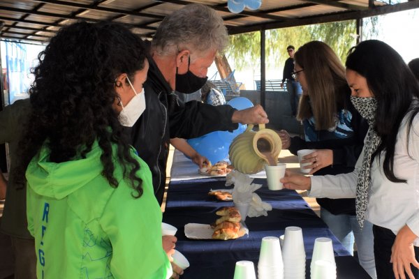 Regatas agasajó a los trabajadores en la víspera de su día