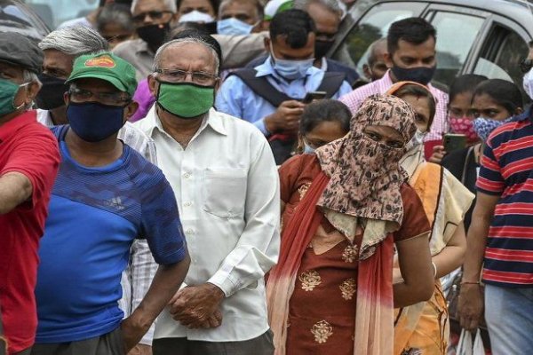 Segunda ola devastadora en India: más de 400.000 casos de coronavirus en un día