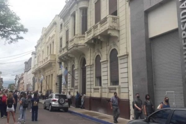 Docentes universitarios reclaman recomposición salarial