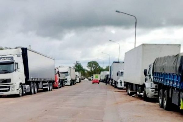 Vacunarán a los camioneros correntinos que cruzan las fronteras