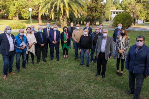 Fernández recibió a la CGT en Olivos: foco en control de precios y nombre decidido para Servicios de Salud