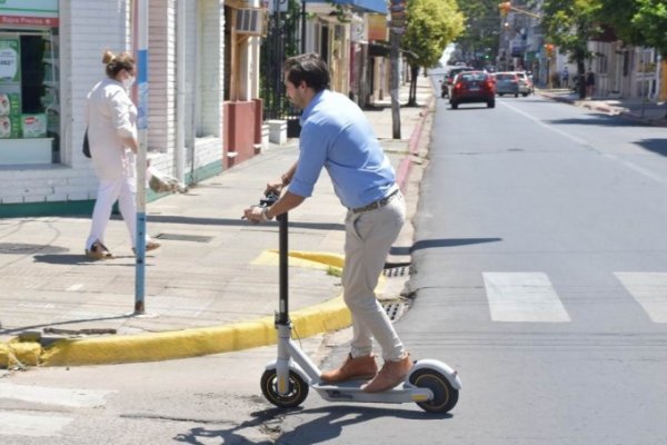 Buscan regular la utilización de monopatines eléctricos en la ciudad