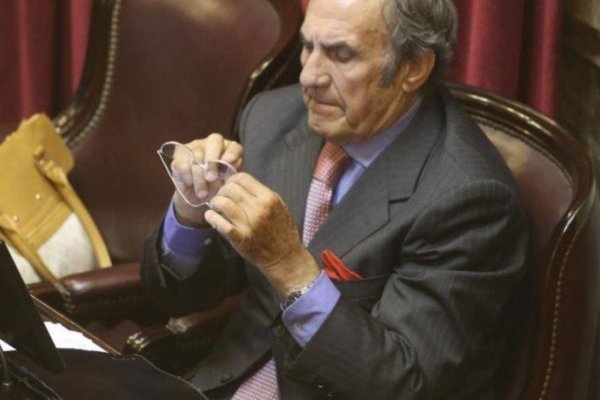 Se complicó la salud de Reutemann y fue trasladado a un sanatorio de Rosario