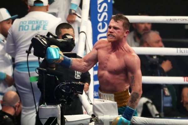 Canelo Álvarez derrotó a Billy Joe Saunders