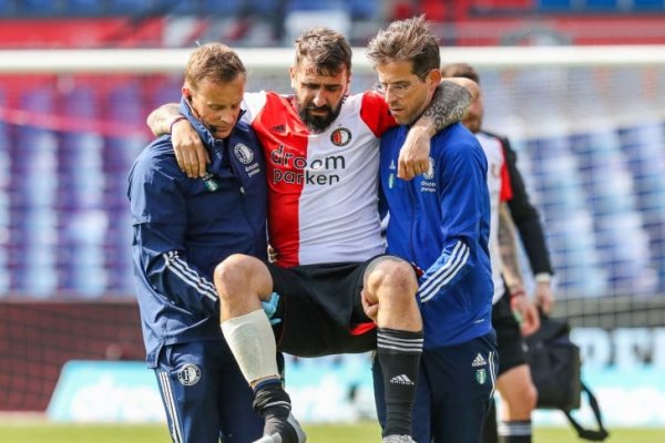 Preocupación por Pratto: impactante lesión en la derrota de Feyenoord ante Ajax