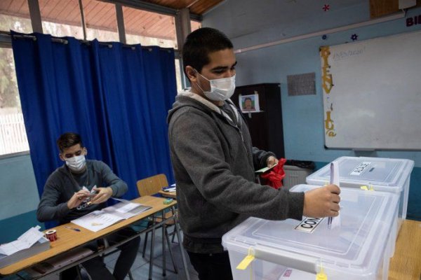 Chile define hoy su histórica elección para reformar la Constitución