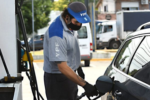 Llenar el tanque en Corrientes demanda entre $4.600 y $5.600