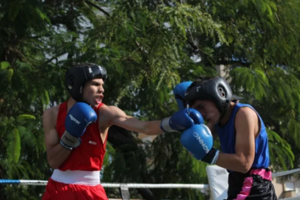 Volvió el boxeo a Corrientes con una atractiva jornada en el club Talleres