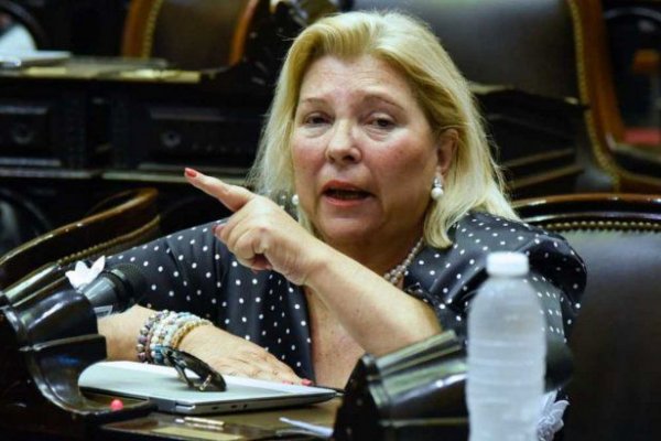 Carrió, aislada tras mantener contacto estrecho con un caso de Covid-19