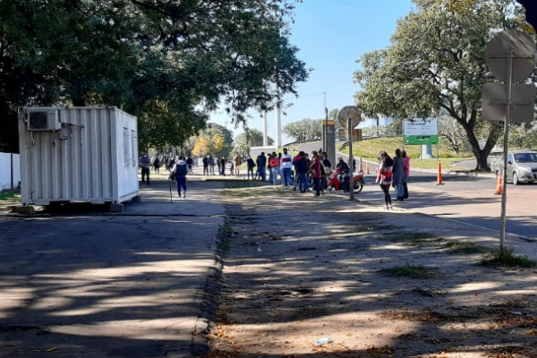 Testeos en Corrientes Capital: Derivan al puesto del Puente