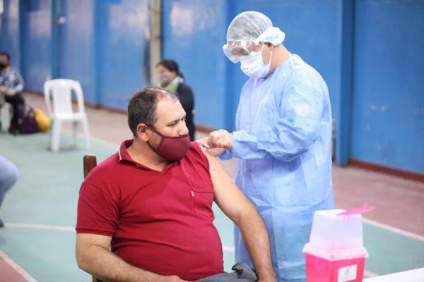 Continúa la campaña a vacunación a personas con obesidad