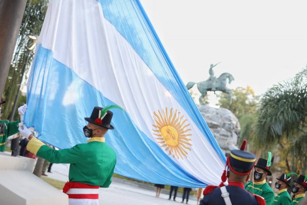 Plaza 25 de Mayo: Cazadores Correntinos izarán la bandera diariamente