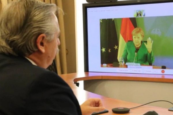 Alberto Fernández mantiene una video conferencia con Merkel para consolidar su negociación con el FMI y el Club de París