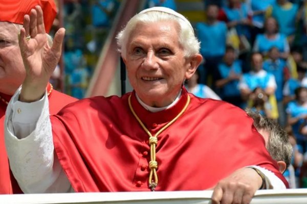Hoy Benedicto XVI cumple 44 años como Obispo