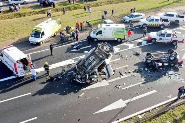 Fuerte accidente en cadena dejó un muerto y varios heridos