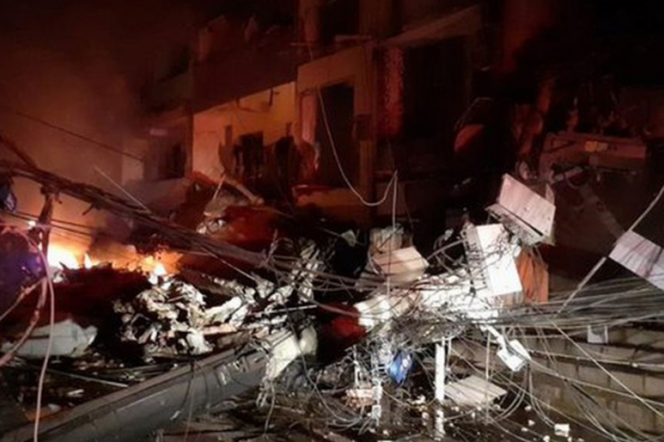 Se derrumbó un edificio en Río de Janeiro y hay personas bajo los escombros